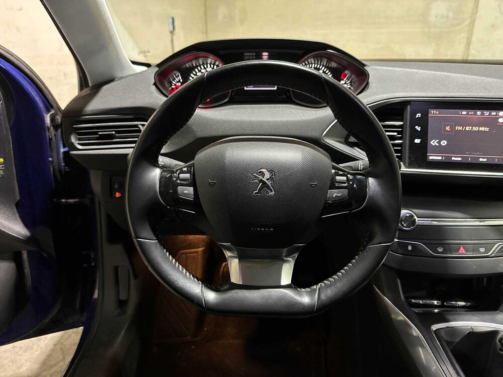 Peugeot 308 SW 1.2 PureTech Blue Lease Premium 5D 131pk 2020 (Origineel-NL), H-199-PD