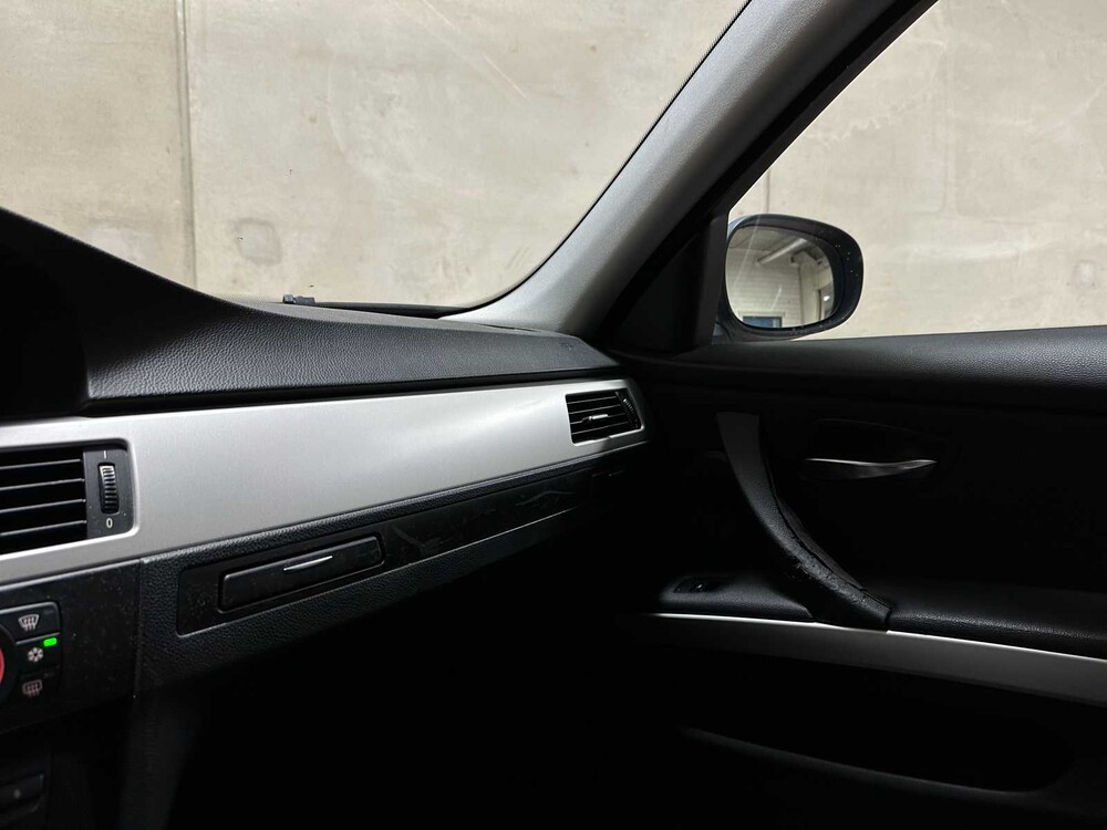 BMW 318i Touring Business Line 3-Reihe (Original-NL), 22-LDH-4