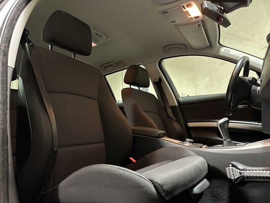 BMW 318i Touring Business Line 3-serie (Origineel-NL), 22-LDH-4