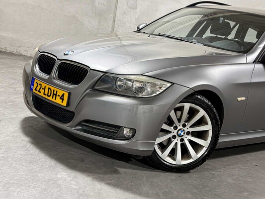 BMW 318i Touring Business Line 3-serie (Origineel-NL), 22-LDH-4