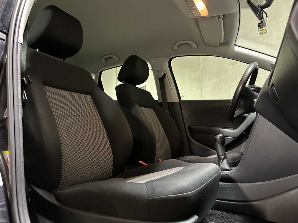 Volkswagen Polo 1.2-12V BlueMotion Trendline 68pk 2011, ZL-666-L
