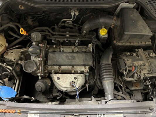 Volkswagen Polo 1.2-12V BlueMotion Trendline 68pk 2011, ZL-666-L