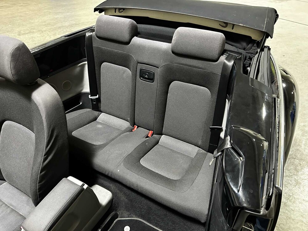 Volkswagen New Beetle Cabriolet 1.4 75pk 2003, JZ-946-D