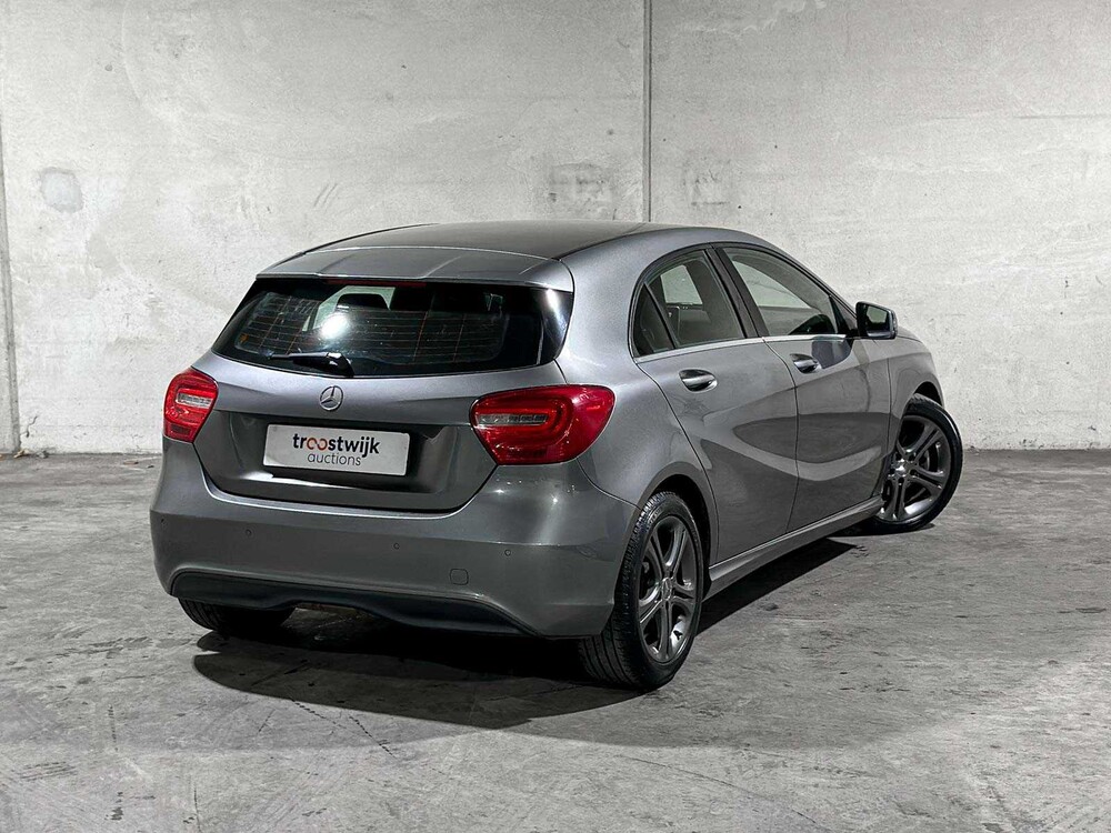 Mercedes-Benz A180 4U3 A-Baureihe 121 PS 2013 (Original-NL), 8-SRR-41