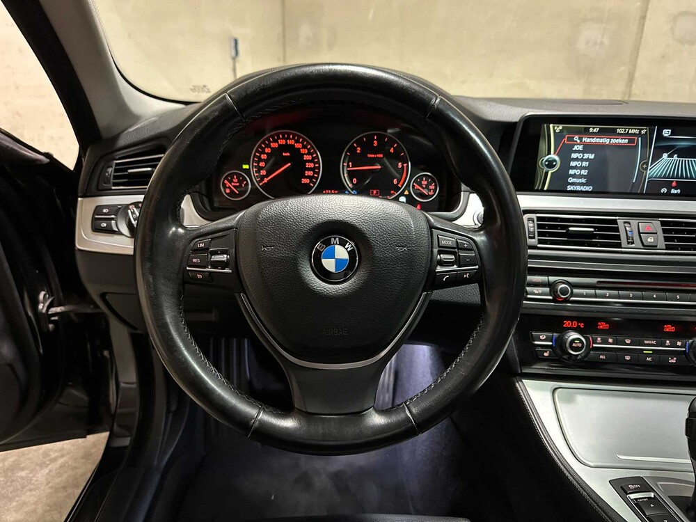 BMW 520d Touring High Executive M Sport 184pk 2013 5-serie, NN-706-Z