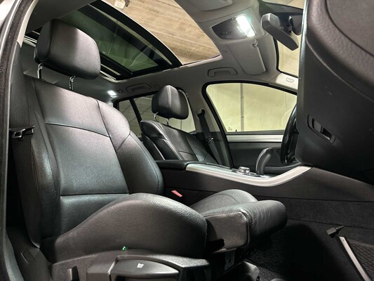 BMW 520d Touring High Executive M Sport 184pk 2013 5-serie, NN-706-Z