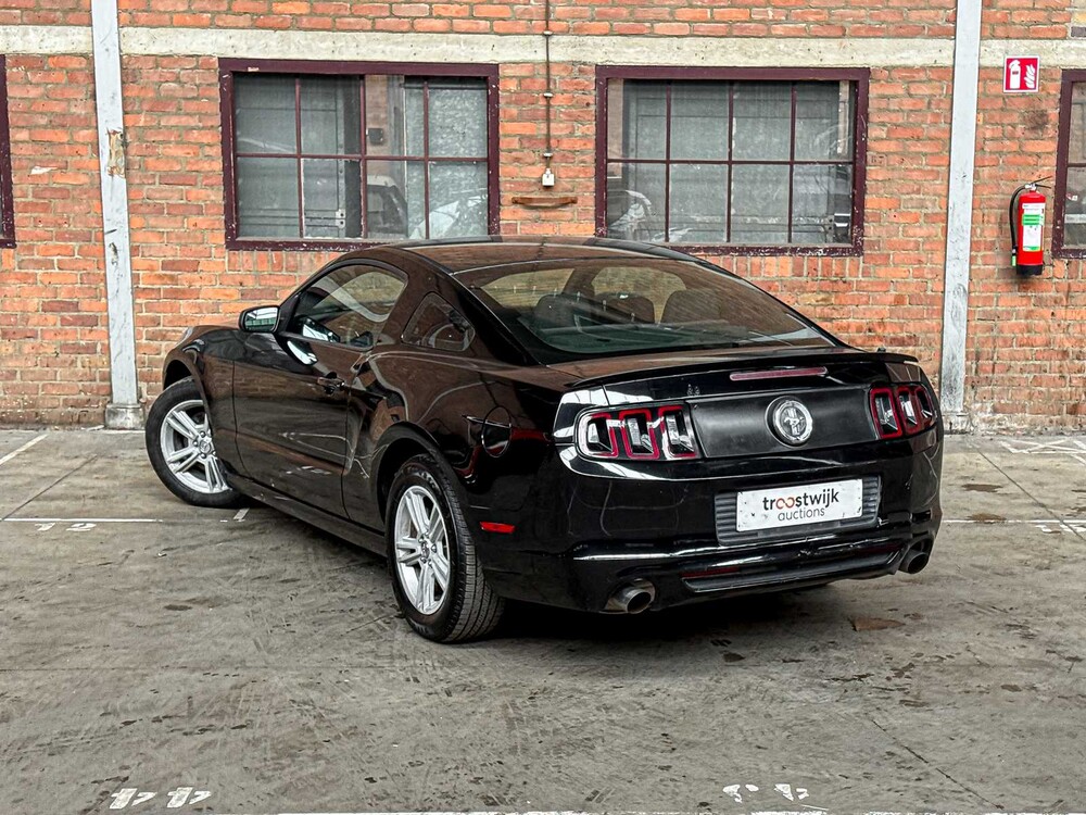 Ford Mustang 3.7 V6 305pk 2012 Coupe -Handgeschakeld-