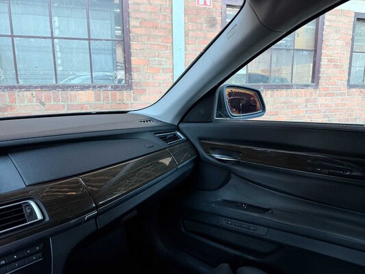 BMW 750Li xDrive 4.4 V8 7-serie 408pk 2012