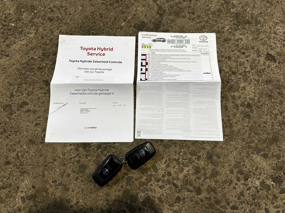 Toyota C-HR 1.8 Hybrid Executive 122pk 2017 (Origineel-NL), RF-509-L