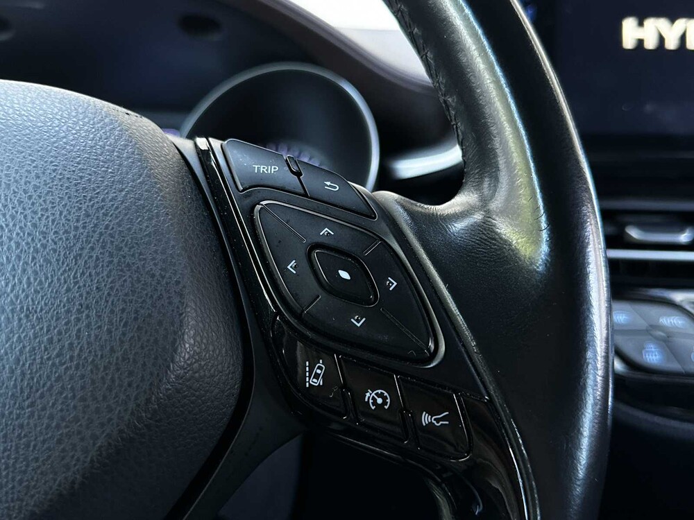 Toyota C-HR 1.8 Hybrid Executive 122pk 2017 (Origineel-NL), RF-509-L
