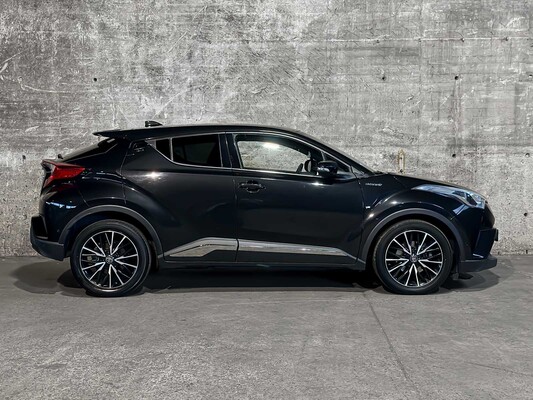 Toyota C-HR 1.8 Hybrid Executive 122pk 2017 (Origineel-NL), RF-509-L