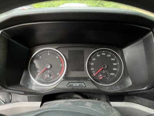 Volkswagen Crafter 35 2.0 TDI L4 EL Highline 177pk 2018, V-106-NZ Bedrijfswagen