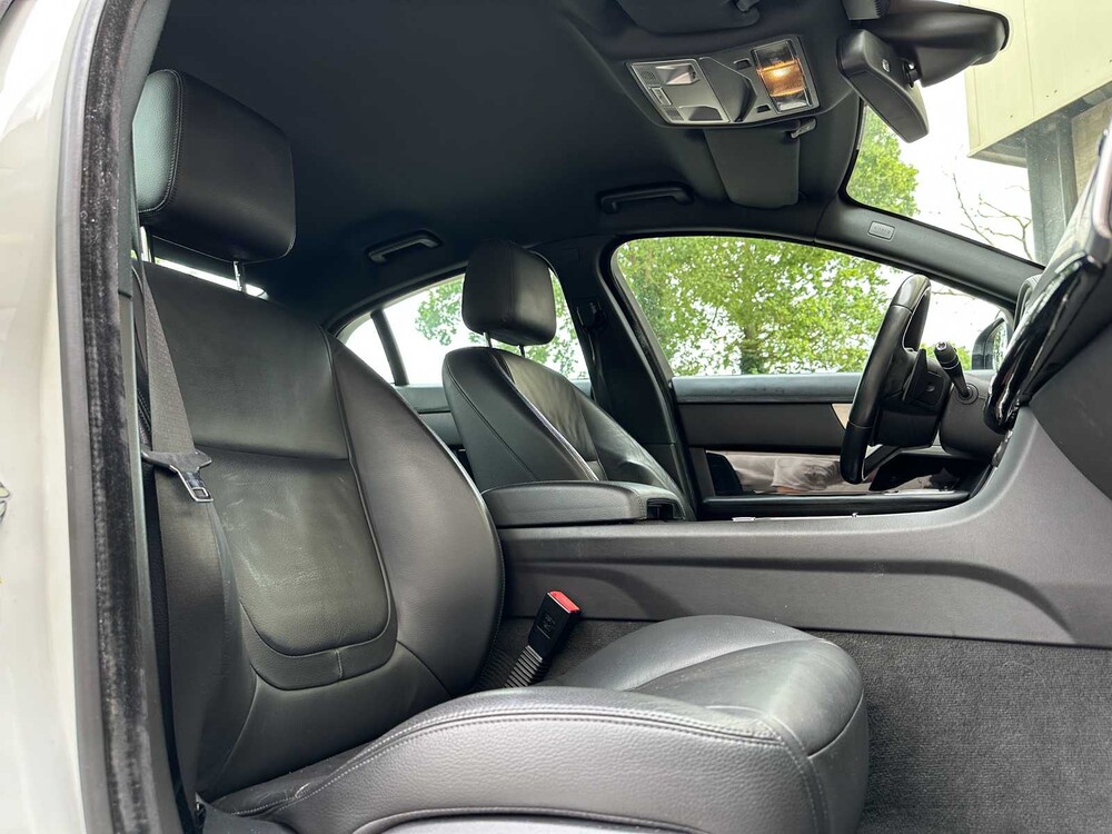 Jaguar XF 2.2D 168pk 2012 (Origineel-NL), 31-XRG-7