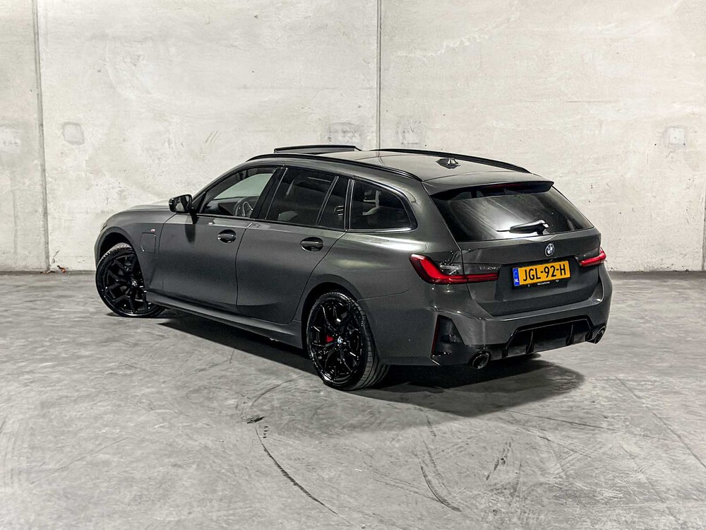 BMW 330e Touring 3-serie 292pk 2025 (Origineel-NL + 1e eigenaar), JGL-92-H