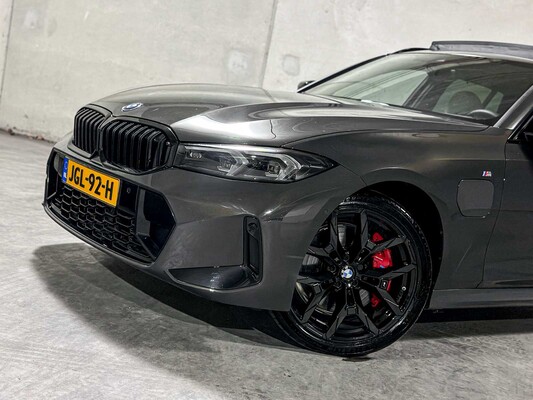 BMW 330e Touring 3 Series 292hp 2025 (Original-NL + 1st owner), JGL-92-H