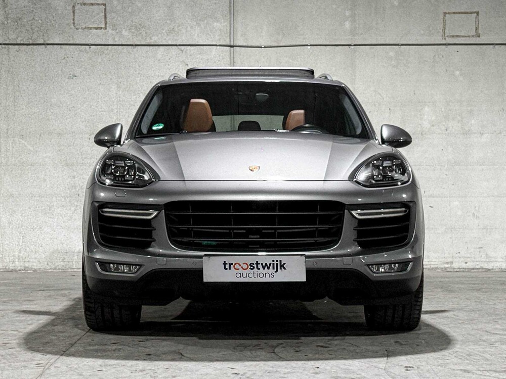 Porsche Cayenne Turbo 4.8 V8 520hp 2017 Sport-Chrono