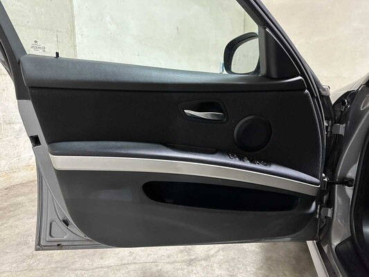 BMW 318i Touring Business Line 3-Reihe (Original-NL), 22-LDH-4
