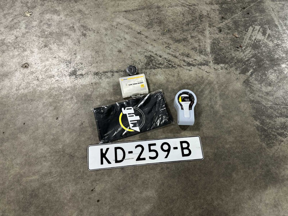 Renault Mégane 1.2 TCe Bose 130pk 2016 (Origineel-NL), KD-259-B
