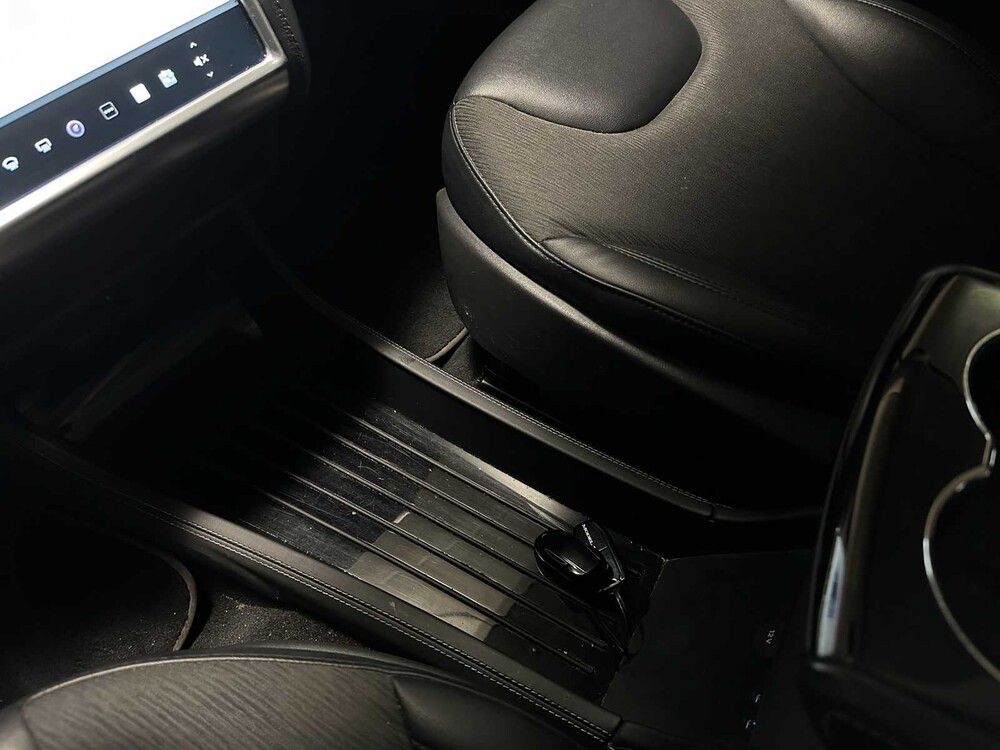 Tesla Model S 60 Base 306pk 2015 (Origineel-NL), 7-ZSH-46