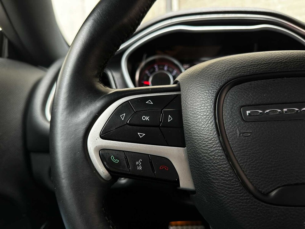 Dodge Challenger SXT PLUS 3.6 V6 305pk 2015