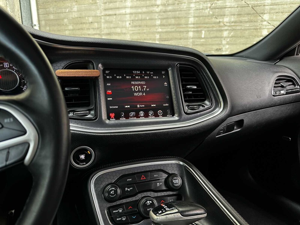 Dodge Challenger SXT PLUS 3.6 V6 305pk 2015