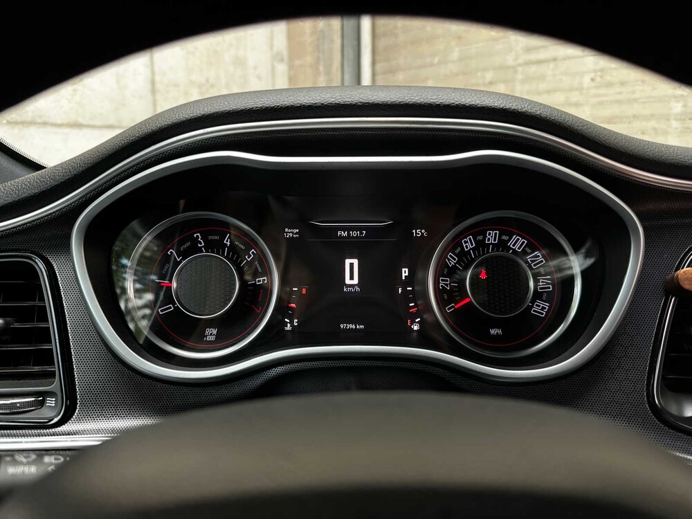 Dodge Challenger SXT PLUS 3.6 V6 305pk 2015