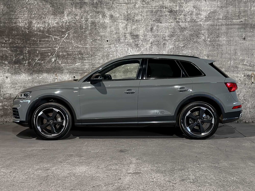 Audi Q5 2.0 TFSI Quattro Sport S Line Black Edition 252pk 2018 (Origineel-NL + 1e Eigenaar), TT-931-B