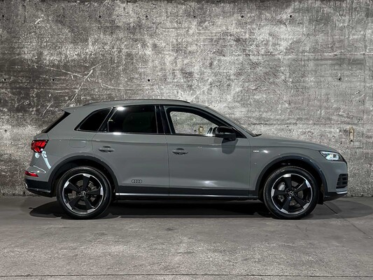 Audi Q5 2.0 TFSI Quattro Sport S Line Black Edition 252pk 2018 (Origineel-NL + 1e Eigenaar), TT-931-B