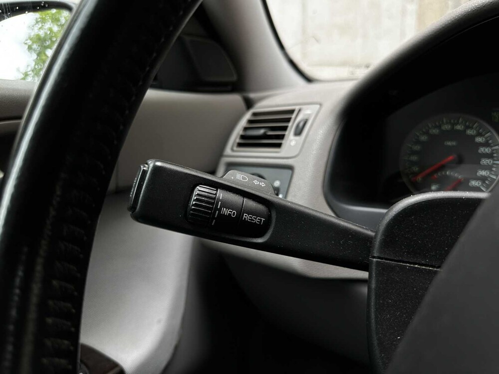 Volvo V50 2.4i Elite 170pk 2004 (Origineel-NL), 34-PD-RJ