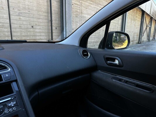 Peugeot 5008 1.2 PureT Active 131pk 2015 (Origineel-NL), GL-362-H