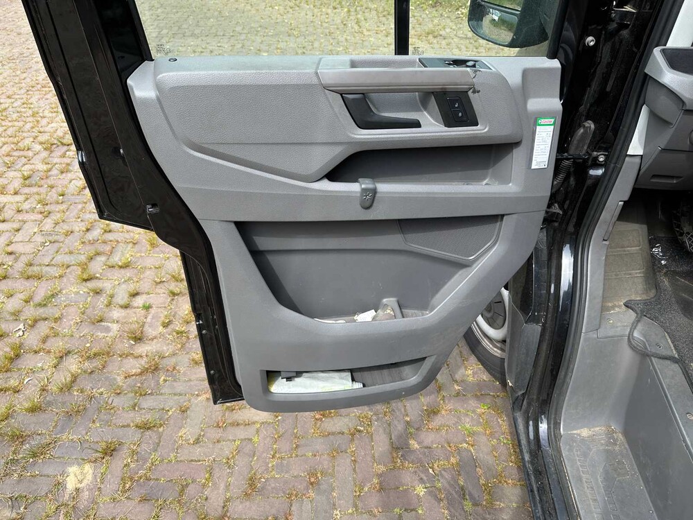 Volkswagen Crafter 35 2.0 TDI L4 EL Highline 177pk 2018, V-106-NZ Bedrijfswagen