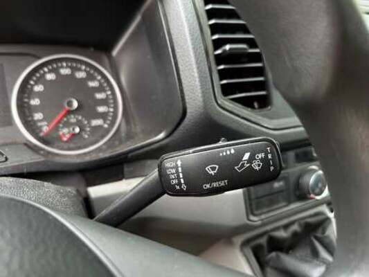 Volkswagen Crafter 35 2.0 TDI L4 EL Highline 177pk 2018, V-106-NZ Bedrijfswagen