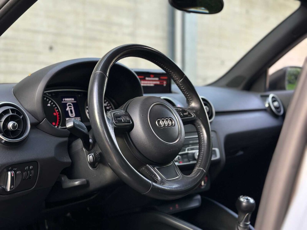 Audi A1 Sportback 1.4 TDI Design Pro Line 90pk 2016 (Origineel-NL), JB-414-V
