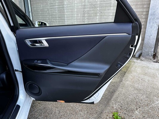 Toyota Mirai FCV Executive 154pk 2016, KPV-46-T