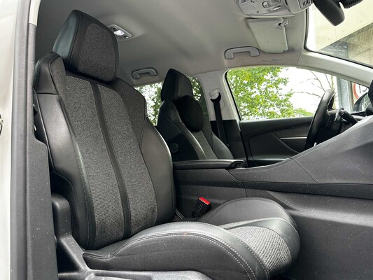 Peugeot 5008 1.2 PureTech Blue Lease Premium Avantage 131pk 2020 (Origineel-NL) 7-persoons, H-545-ZJ