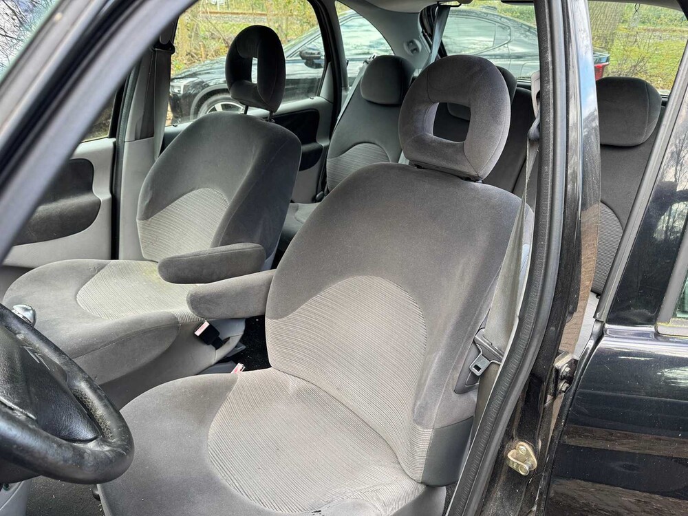 Citroen Xsara Picasso 1.6i Attraction (origineel-NL), 20-RN-RT