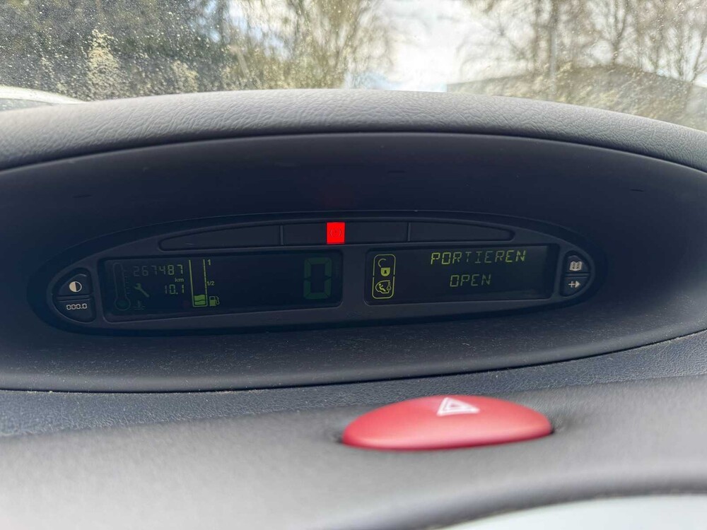 Citroen Xsara Picasso 1.6i Attraction (origineel-NL), 20-RN-RT