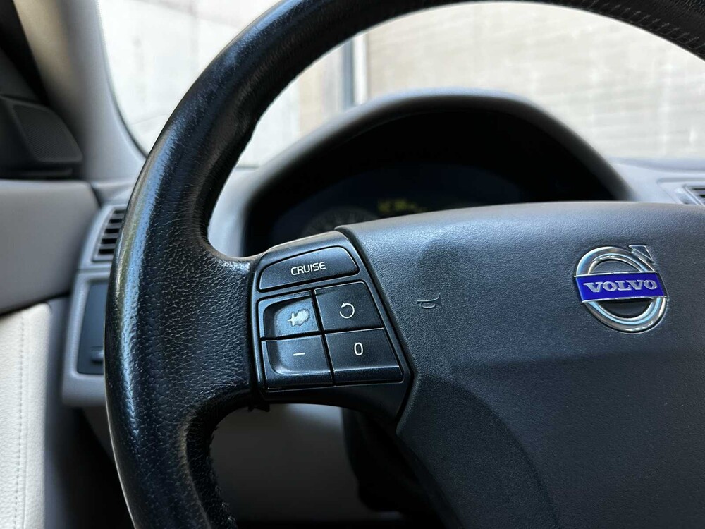 Volvo V50 2.4 Summum 140pk 2005 (Origineel-NL), 48-RK-GR