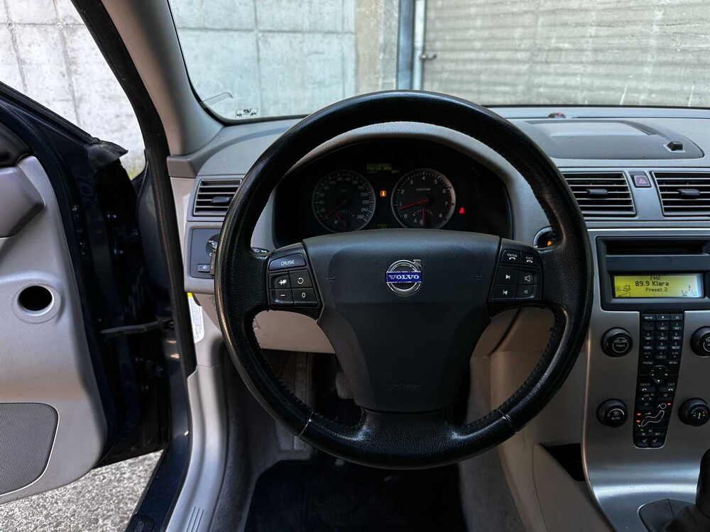 Volvo V50 2.4 Summum 140pk 2005 (Origineel-NL), 48-RK-GR