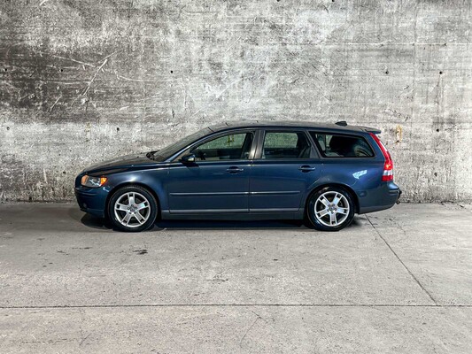 Volvo V50 2.4 Summum 140pk 2005 (Origineel-NL), 48-RK-GR