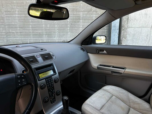 Volvo V50 2.4 Summum 140pk 2005 (Origineel-NL), 48-RK-GR