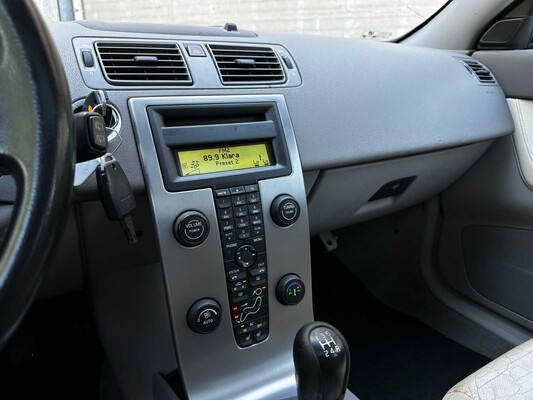 Volvo V50 2.4 Summum 140pk 2005 (Origineel-NL), 48-RK-GR