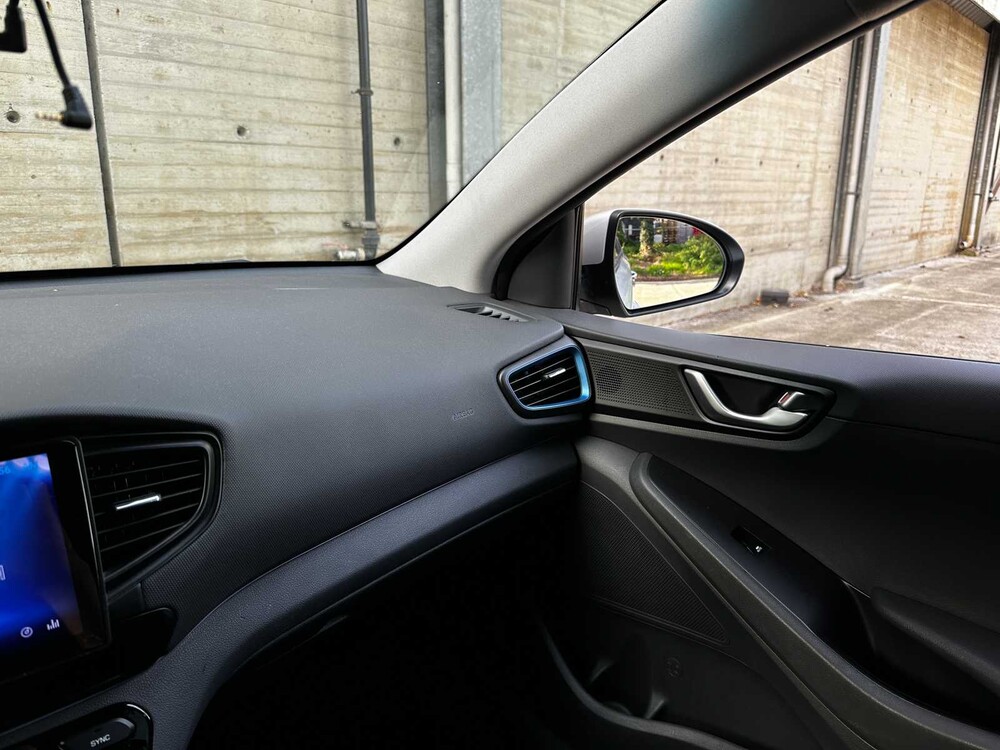 Hyundai IONIQ 1.6 GDi i-Motion 141pk 2018 (Origineel-NL), RF-975-B