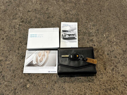 Hyundai IONIQ 1.6 GDi i-Motion 141pk 2018 (Origineel-NL), RF-975-B
