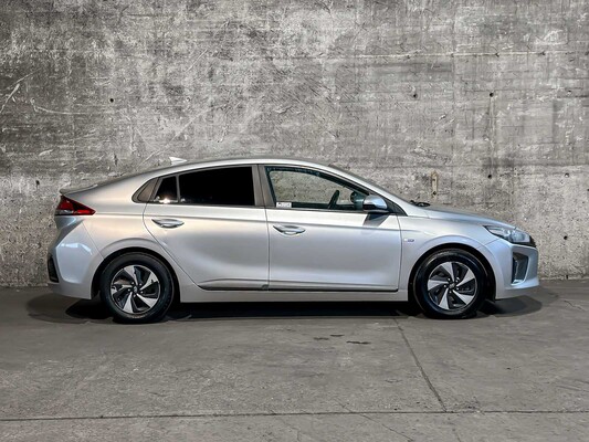 Hyundai IONIQ 1.6 GDi i-Motion 141pk 2018 (Origineel-NL), RF-975-B