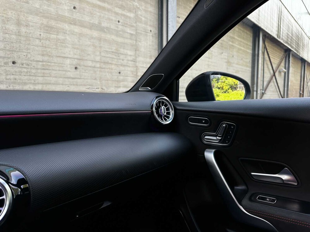 Mercedes-Benz A200 Launch Edition Premium Plus 163pk 2019 (Origineel-NL) A-klasse, ZV-617-L