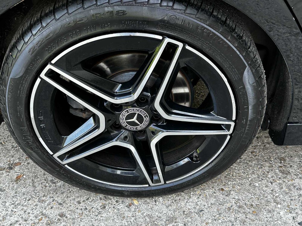 Mercedes-Benz A200 Launch Edition Premium Plus 163pk 2019 (Origineel-NL) A-klasse, ZV-617-L