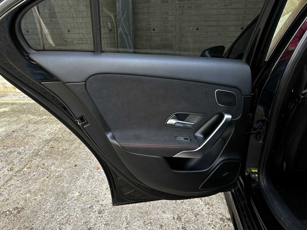 Mercedes-Benz A200 Launch Edition Premium Plus 163pk 2019 (Origineel-NL) A-klasse, ZV-617-L