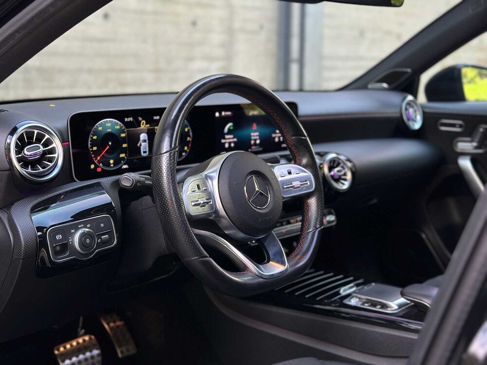 Mercedes-Benz A200 Launch Edition Premium Plus 163pk 2019 (Origineel-NL) A-klasse, ZV-617-L