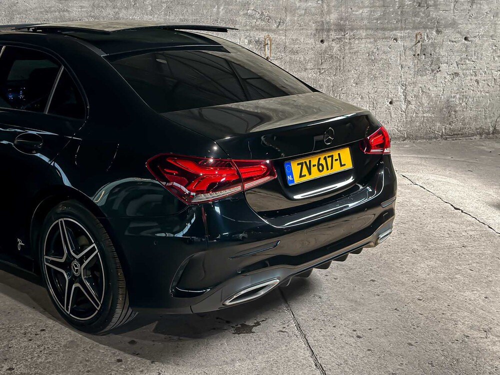 Mercedes-Benz A200 Launch Edition Premium Plus 163pk 2019 (Origineel-NL) A-klasse, ZV-617-L